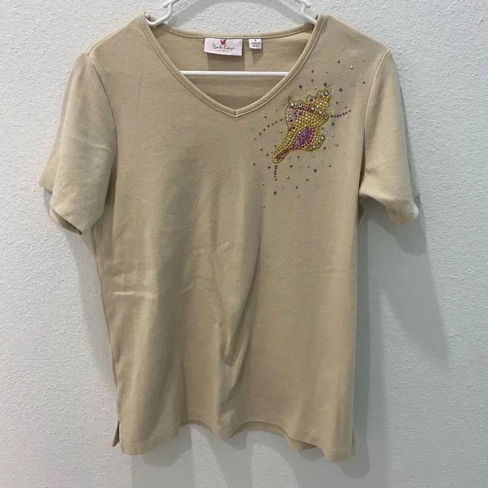 Quaker Factory Beige Seashell Shirt Size Small